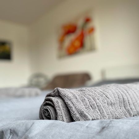 Schoene Einfache Ferienwohnung Mitten In Oldenburg Eksteriør billede