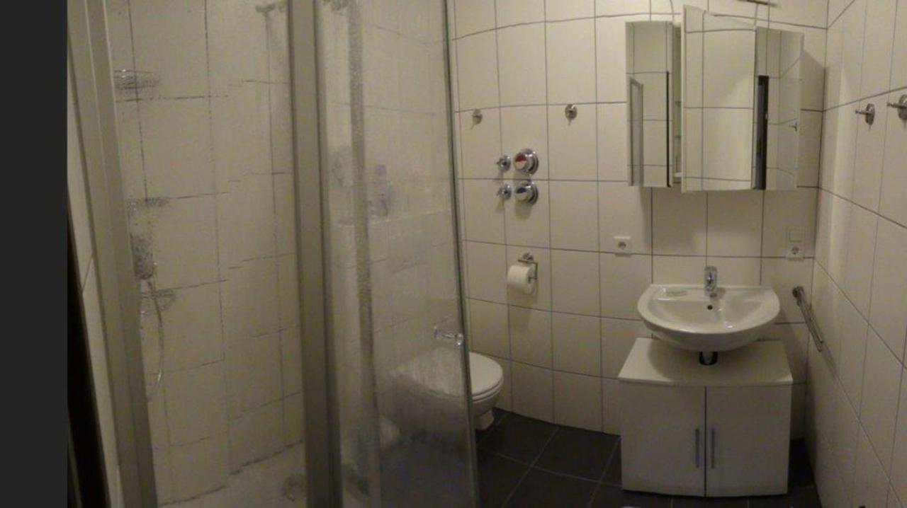 Schoene Einfache Ferienwohnung Mitten In Oldenburg Eksteriør billede