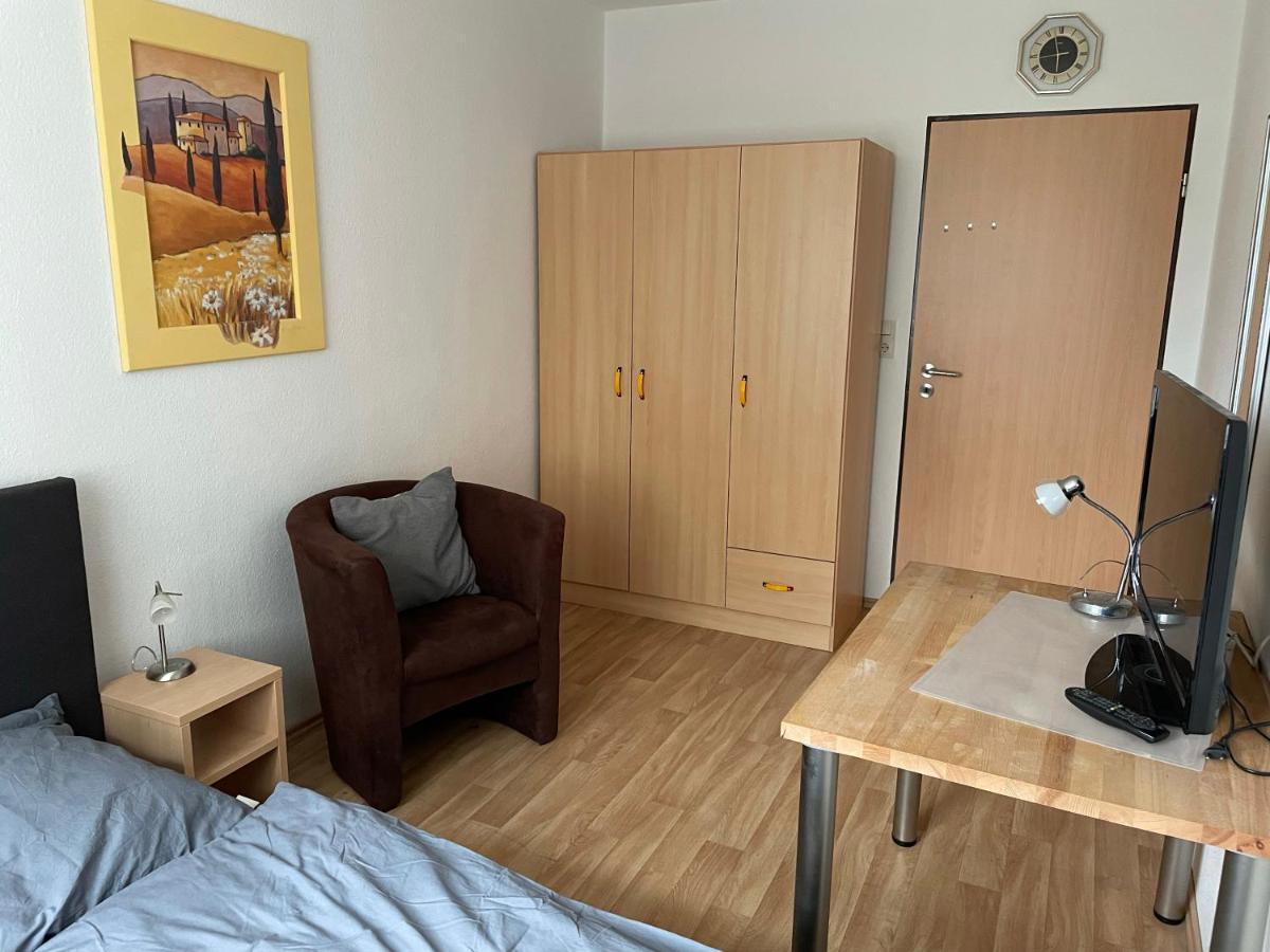 Schoene Einfache Ferienwohnung Mitten In Oldenburg Eksteriør billede